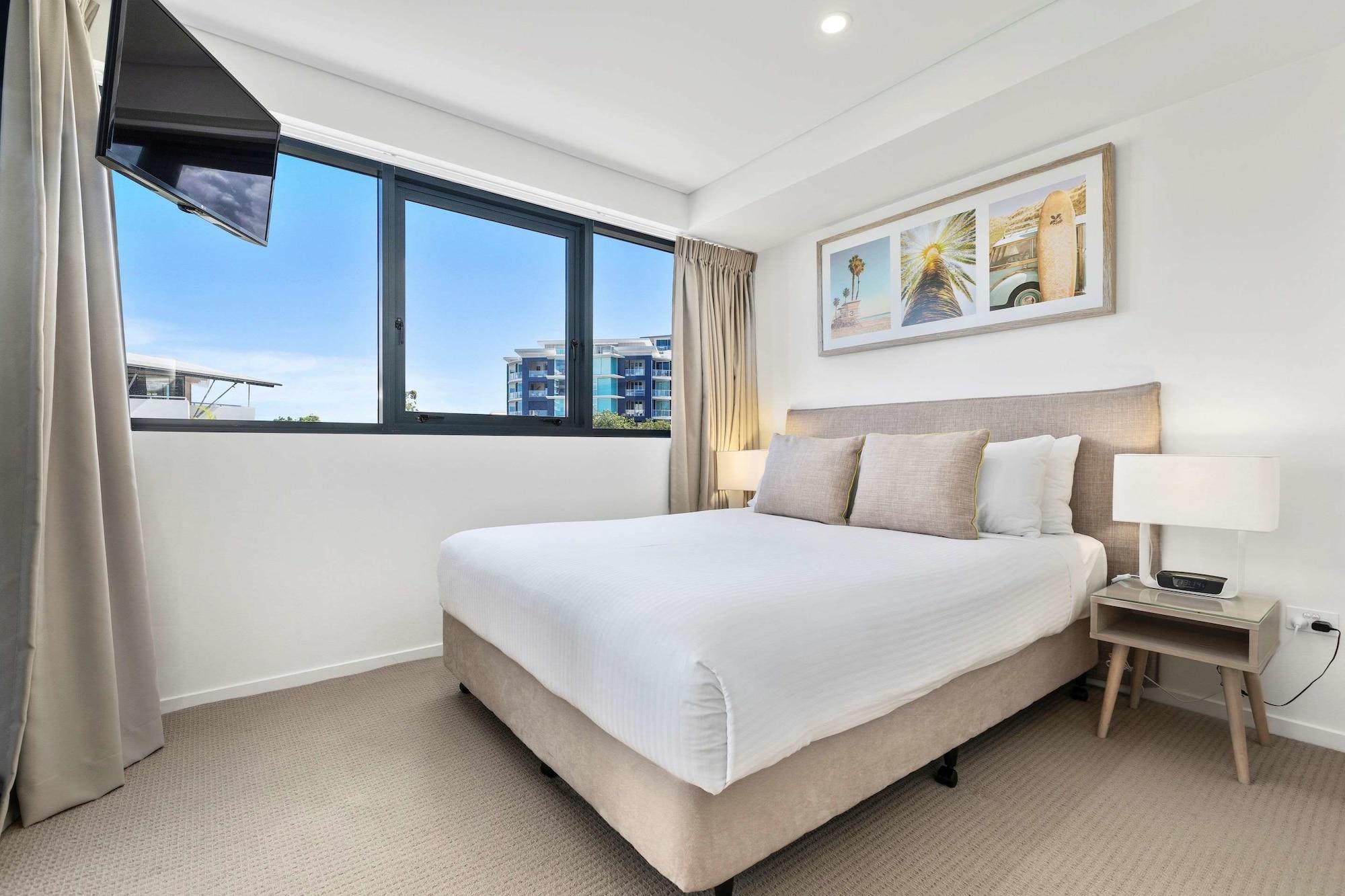 Breeze Mooloolaba, Ascend Hotel Collection Exteriör bild A bedroom at the hotel