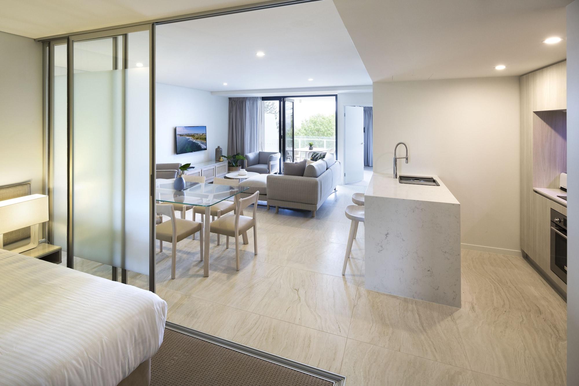 Breeze Mooloolaba, Ascend Hotel Collection Exteriör bild A typical apartment at the hotel