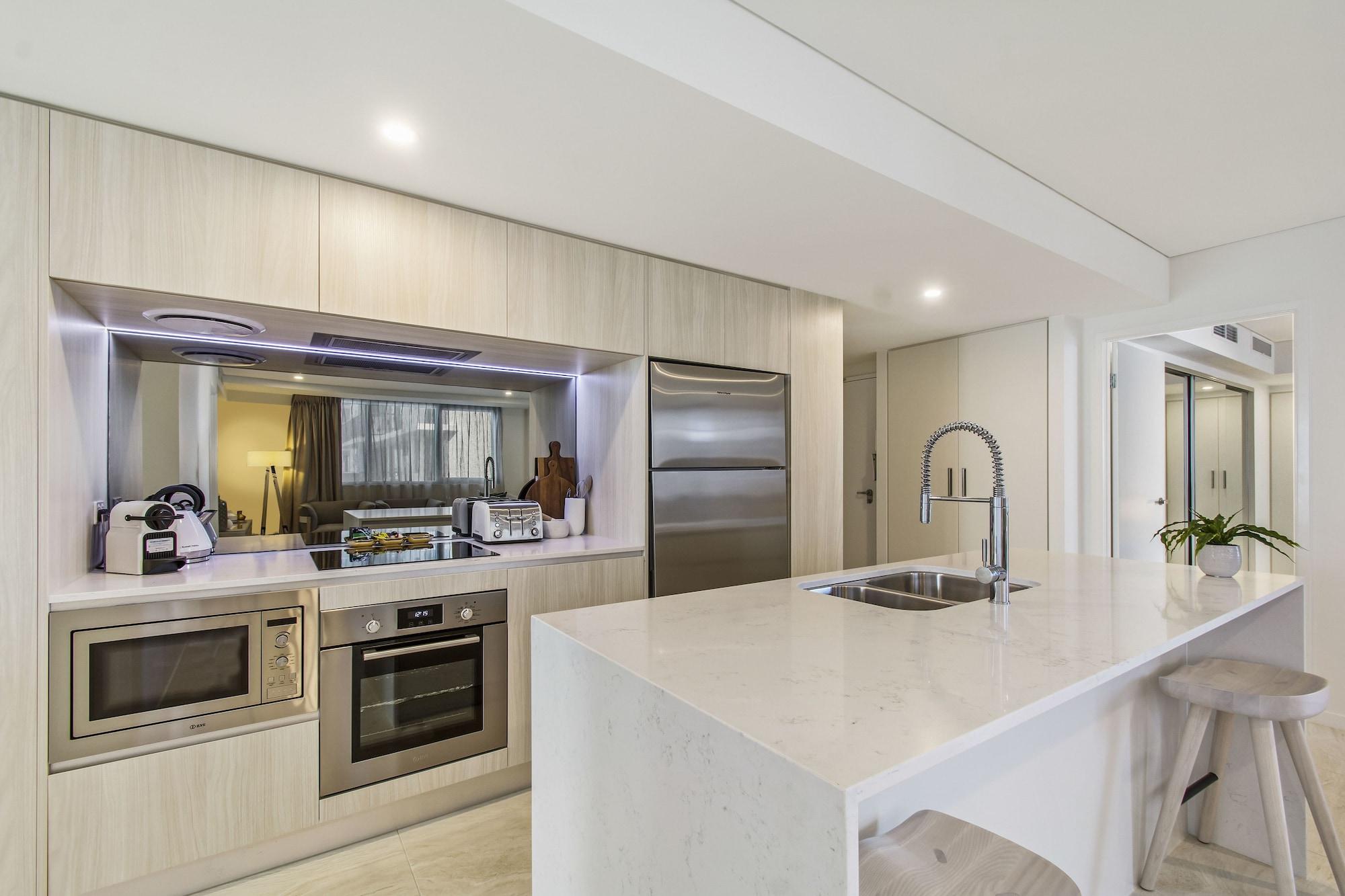 Breeze Mooloolaba, Ascend Hotel Collection Exteriör bild A modern Australian kitchen