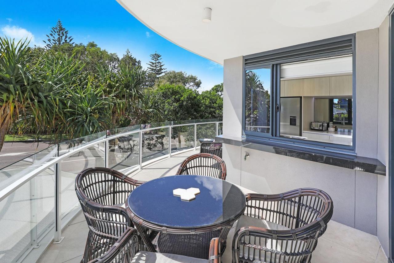 Breeze Mooloolaba, Ascend Hotel Collection Exteriör bild A balcony in a residential apartment
