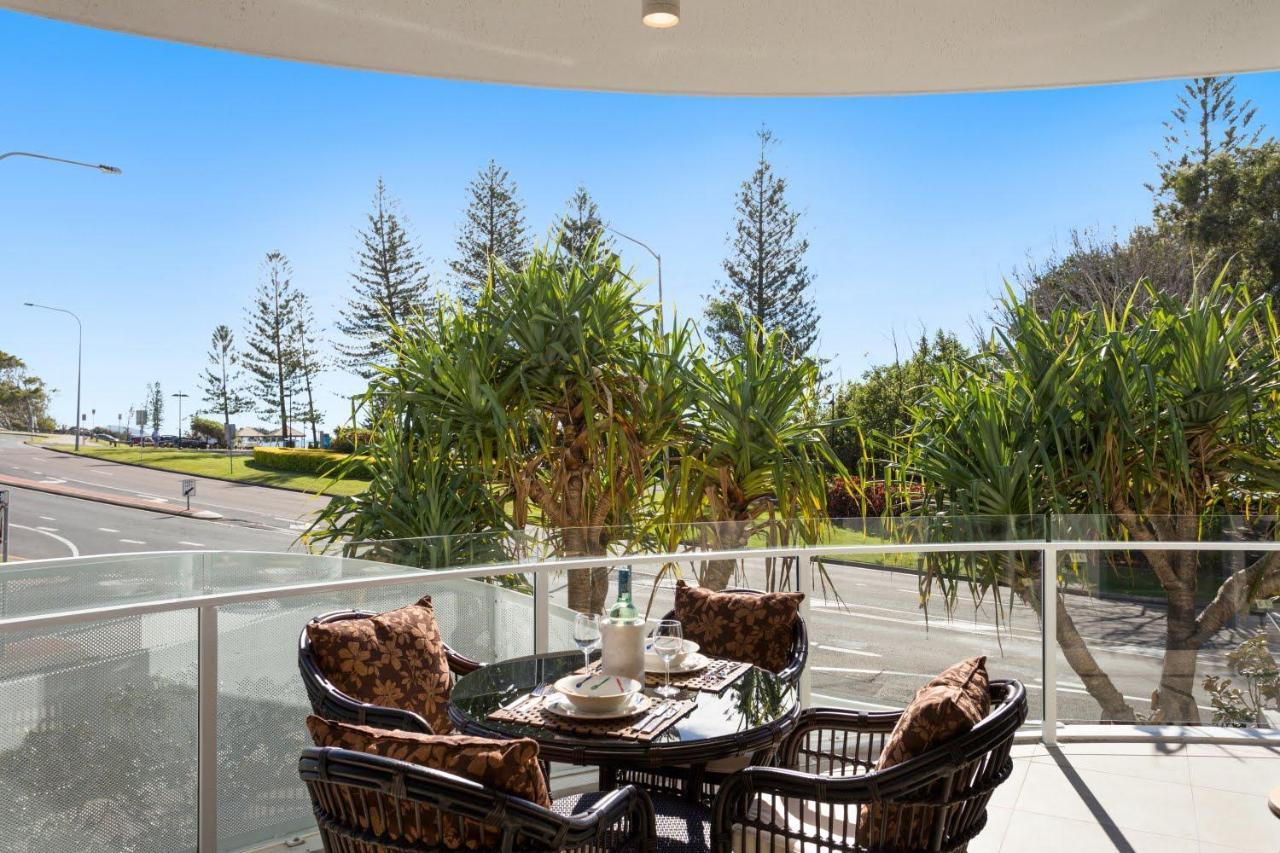 Breeze Mooloolaba, Ascend Hotel Collection Exteriör bild A balcony